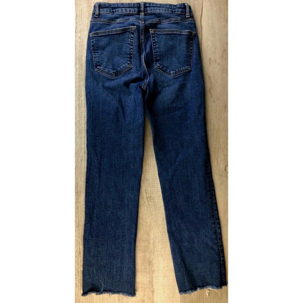 Zara High Rise Straight Leg Cropped Jeans Raw Hem Blue Size 6 - Picture 2 of 4